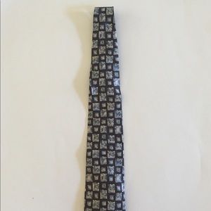 Alexander Lloyd X-long tie.